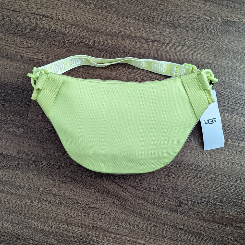 UGG NWT Belt Bag - Picture 4 of 9